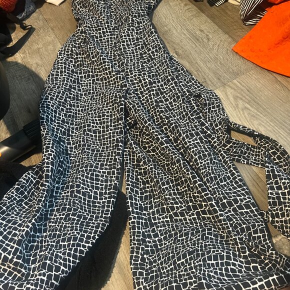 Calvin Klein black and white patterned Jumpsuit size 6 - Picture 4 of 10